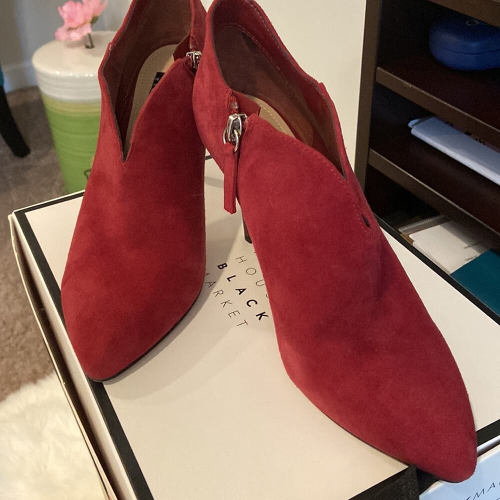 WHBM Mila 4” boots, Size 6, dark rouge color